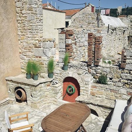 Yi Artistry 1-Bedroom Medieval Holiday House Kalamoti Экстерьер фото