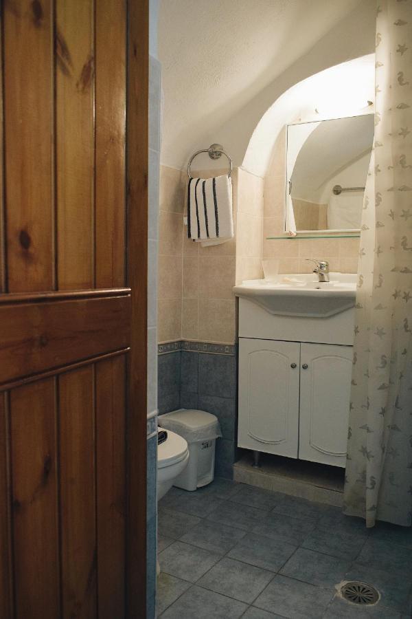 Yi Artistry 1-Bedroom Medieval Holiday House Kalamoti Экстерьер фото