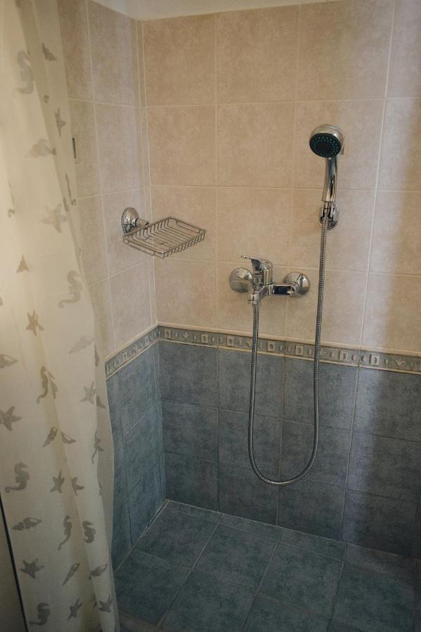 Yi Artistry 1-Bedroom Medieval Holiday House Kalamoti Экстерьер фото